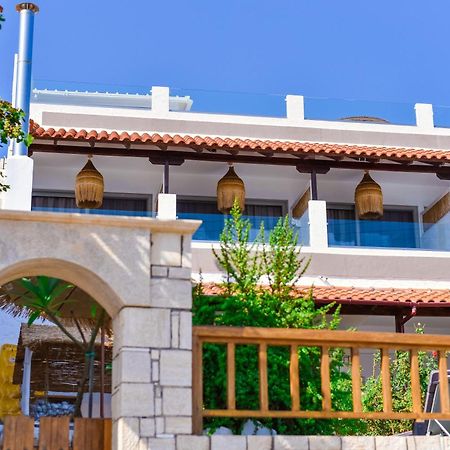 Laia Seafront Luxury Apartments Agia Pelagia  Bagian luar foto