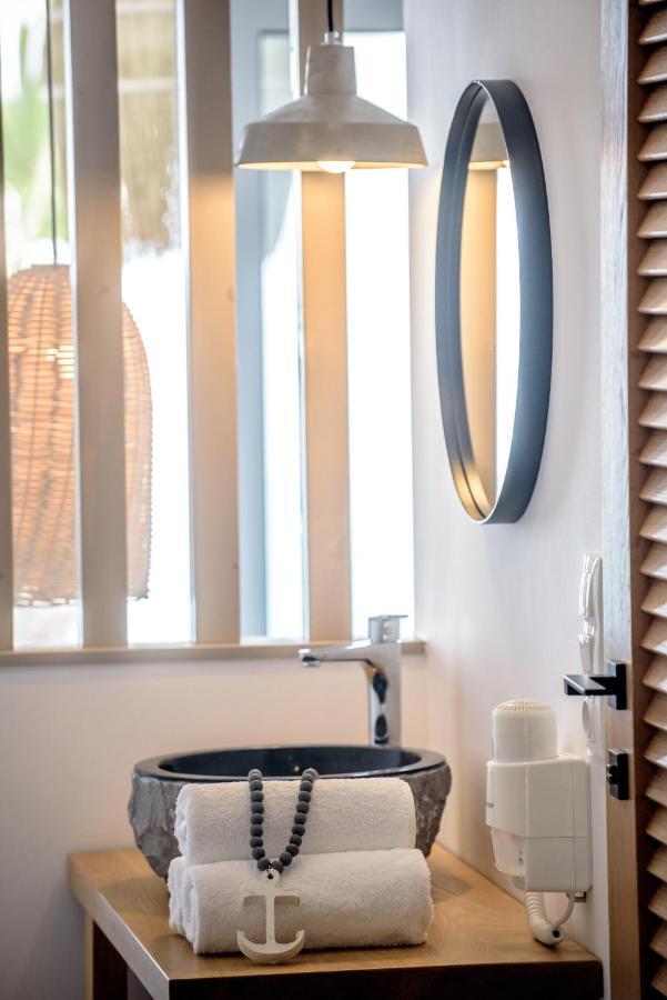 Laia Seafront Luxury Apartments Agia Pelagia  Bagian luar foto